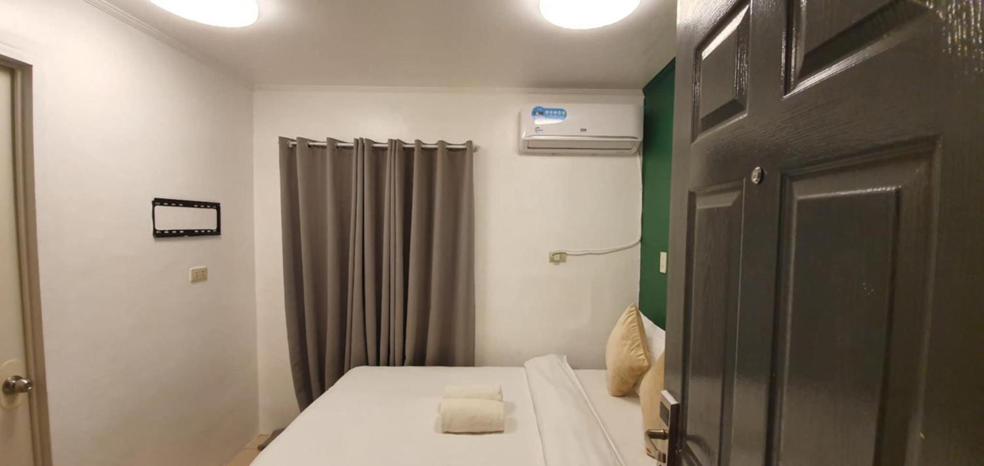 Aj Tourist Inn Coron Exterior photo
